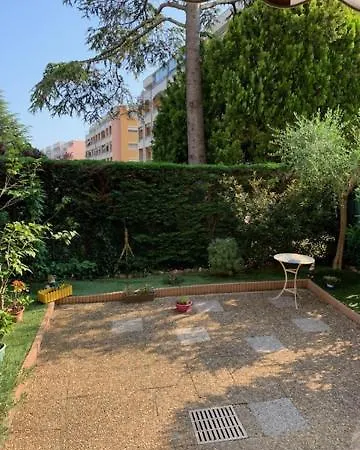 Daire Centre Capitou Avec Jardin Et Piscine Mandelieu